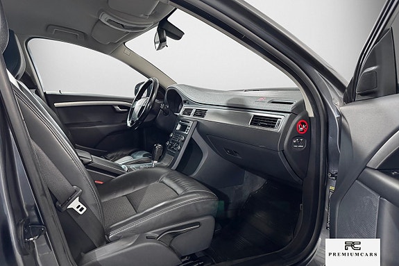 Volvo V70 12 of 19