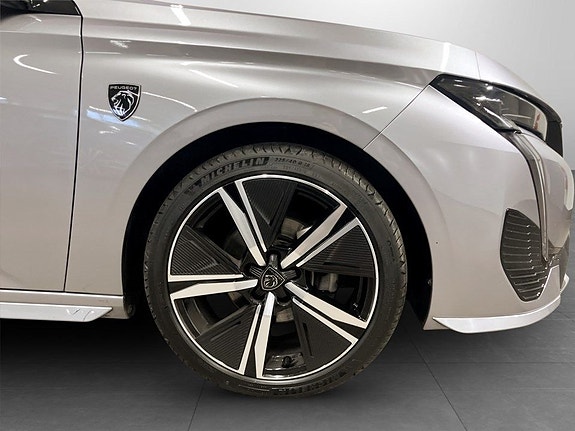 Peugeot 308 13 of 14