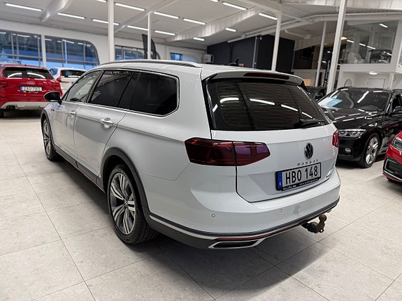 Volkswagen Passat Alltrack 4 of 5