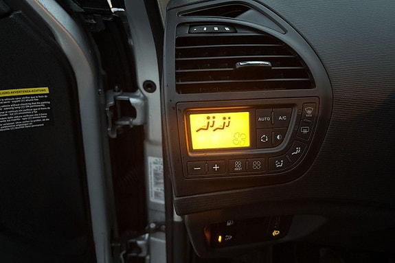 Citroen Grand C4 Picasso 12 of 15