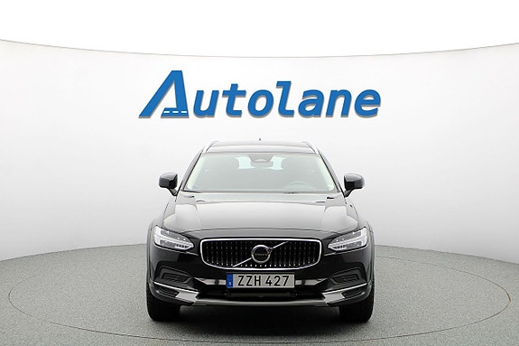 Volvo V90 Cross Country 3 of 5