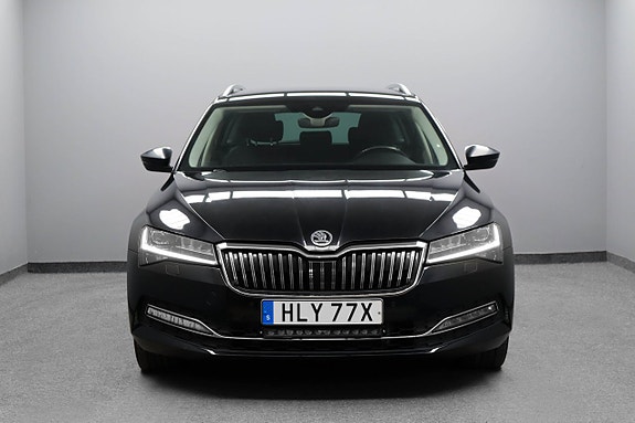 Skoda Superb 3 of 5