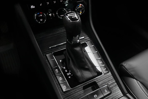 Skoda Superb 18 of 26