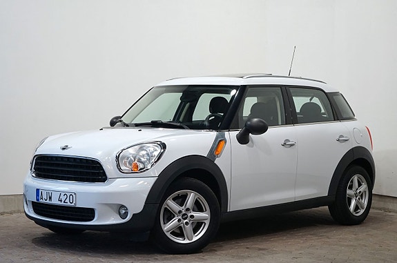 MINI Countryman One 2 of 9