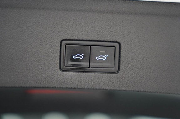 Volkswagen Touareg 27 of 27