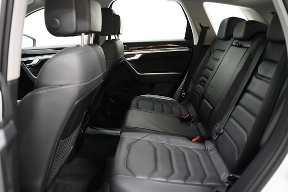 Volkswagen Touareg 23 of 27