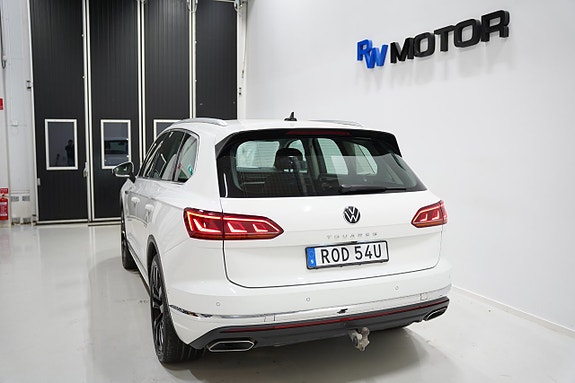 Volkswagen Touareg 4 of 5
