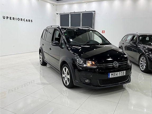 Volkswagen Touran Cross 4 of 5