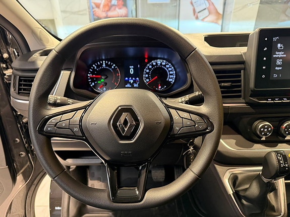 Renault Trafic 10 of 30