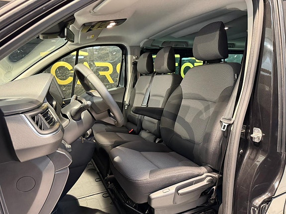 Renault Trafic 19 of 30