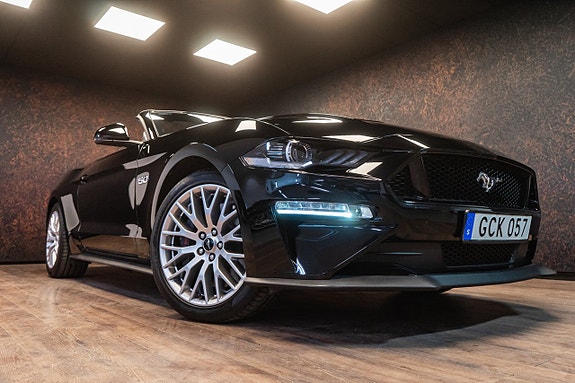 Ford Mustang 3 of 5