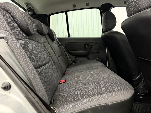 Renault Clio 14 of 22