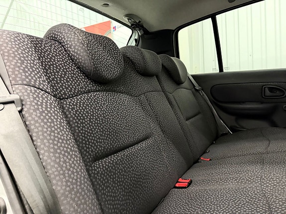 Renault Clio 13 of 22