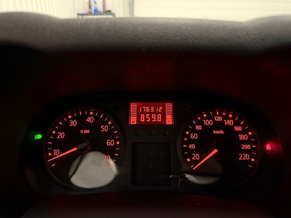 Renault Clio 19 of 22