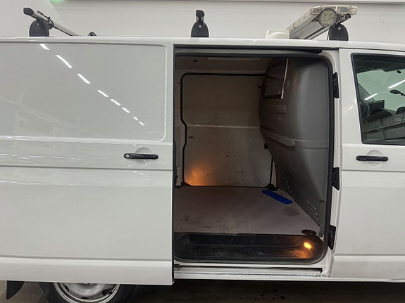 Volkswagen Transporter 10 of 15