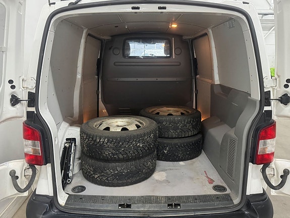 Volkswagen Transporter 9 of 15