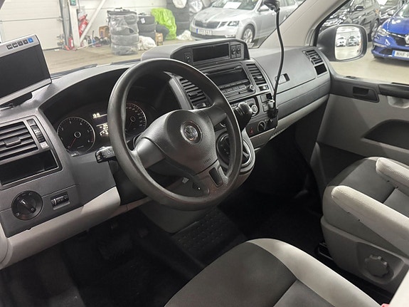 Volkswagen Transporter 12 of 15