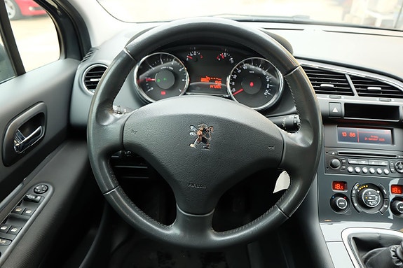 Peugeot 3008 3 of 5