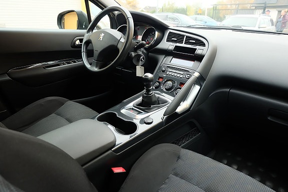 Peugeot 3008 5 of 5