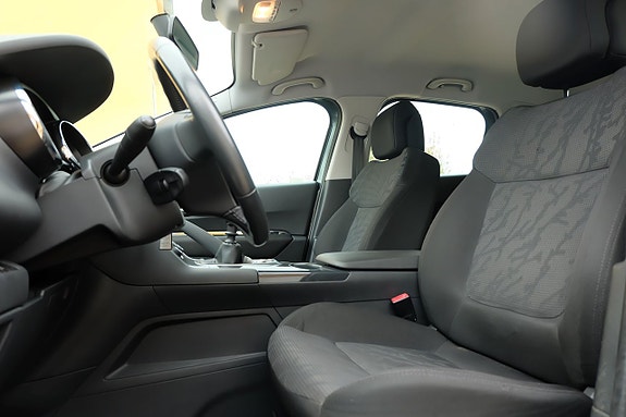 Peugeot 3008 4 of 5