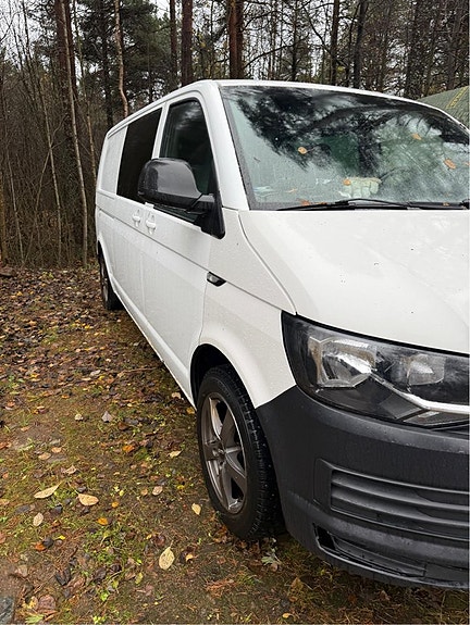 Volkswagen Transporter 3 of 5