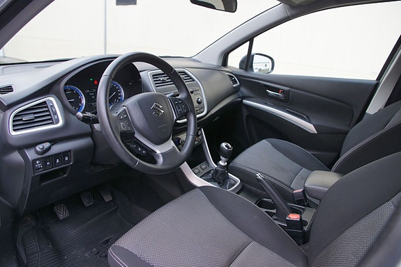 Suzuki S-Cross 16 of 22