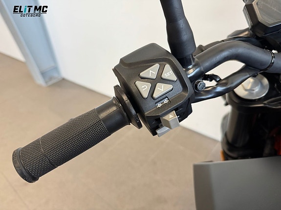 KTM 125 Duke Akrapovic Fr. 566Kr / Månad 21 of 23