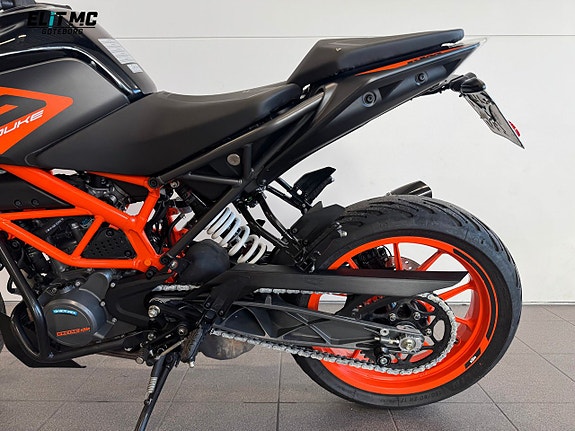 KTM 125 Duke Akrapovic Fr. 566Kr / Månad 16 of 23