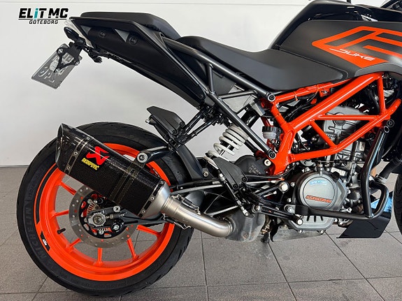 KTM 125 Duke Akrapovic Fr. 566Kr / Månad 7 of 23