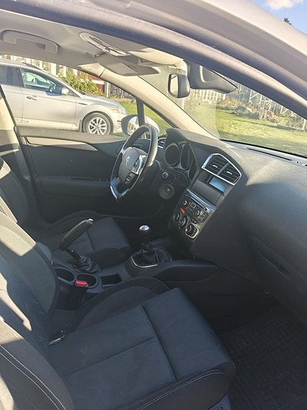 Citroen C4 4 of 5