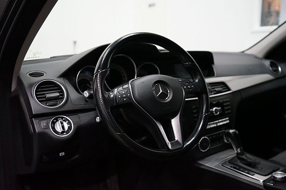 Mercedes-Benz C220 9 of 18