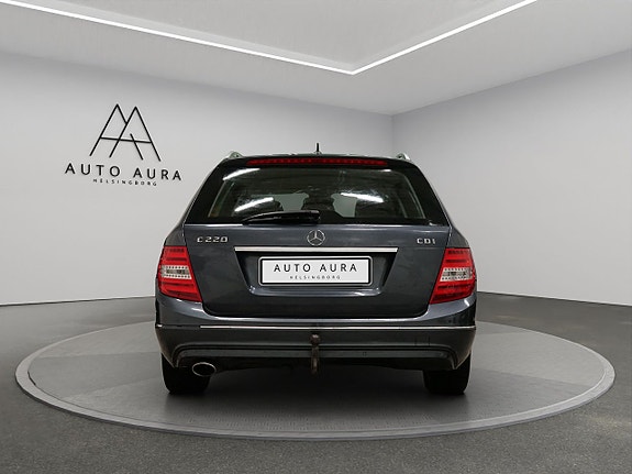 Mercedes-Benz C220 5 of 18