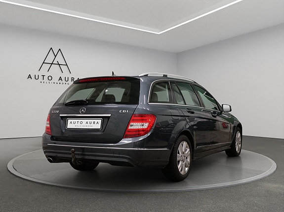 Mercedes-Benz C220 4 of 18