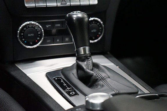 Mercedes-Benz C220 12 of 18