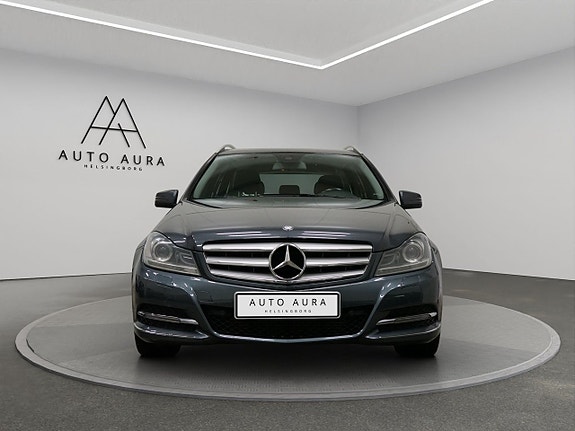 Mercedes-Benz C220 2 of 18