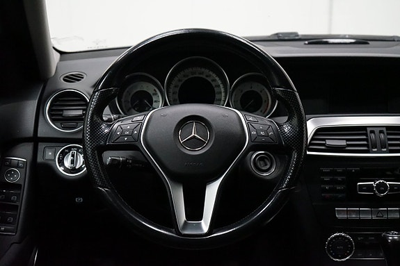Mercedes-Benz C220 11 of 18