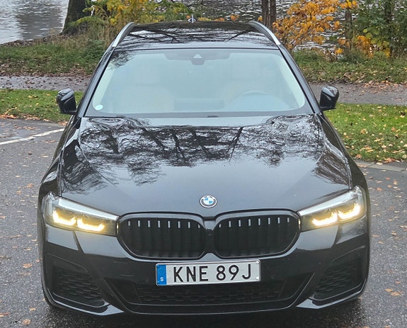 BMW 530e 4 of 5