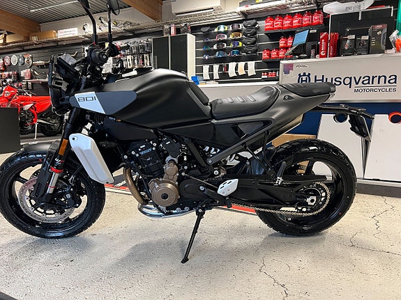 Husqvarna SVARTPILEN 801