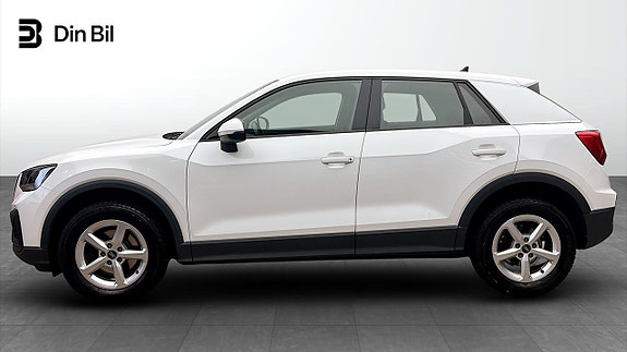 Audi Q2 2 of 5