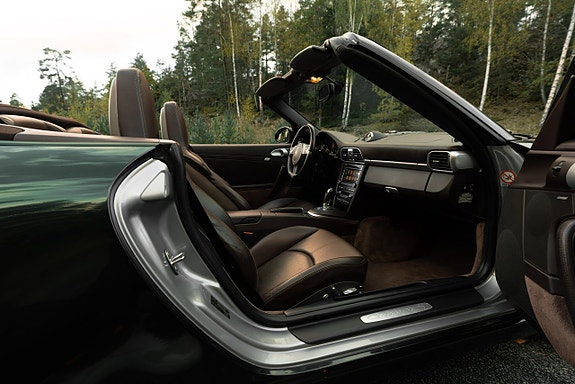 Porsche 911 4 of 5