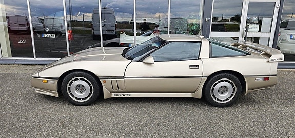 Chevrolet Corvette 2 of 15
