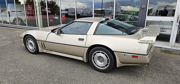 Chevrolet Corvette 3 of 15