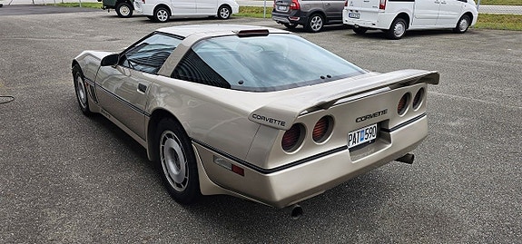 Chevrolet Corvette 8 of 15