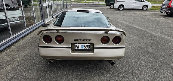 Chevrolet Corvette 15 of 15