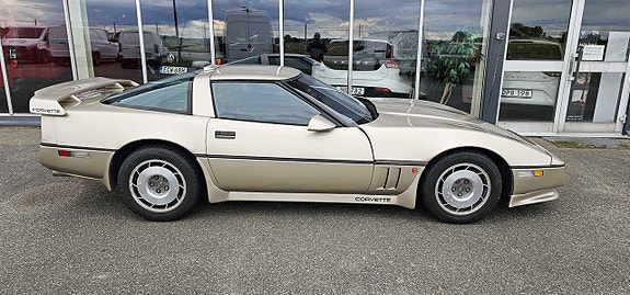 Chevrolet Corvette 5 of 15