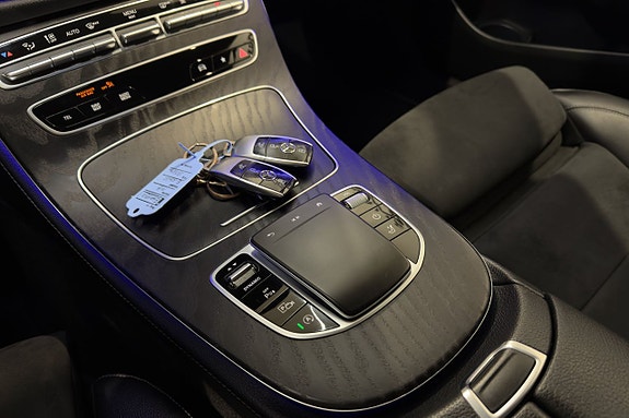 Mercedes-Benz E220 21 of 24