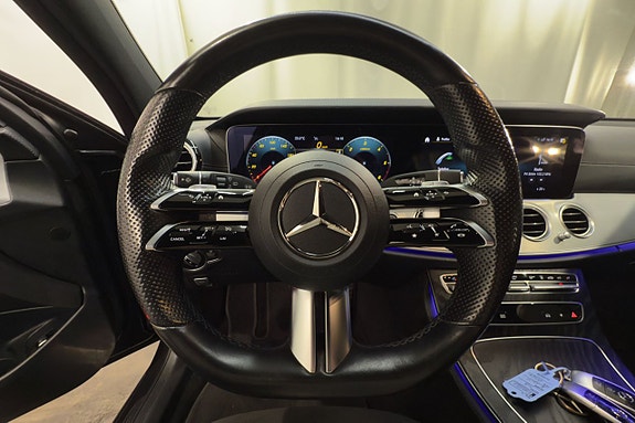 Mercedes-Benz E220 13 of 24