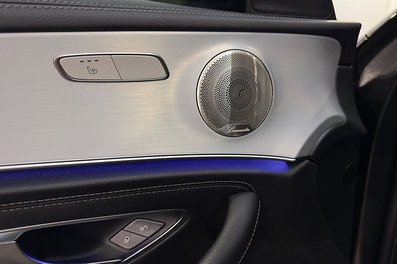 Mercedes-Benz E220 11 of 24