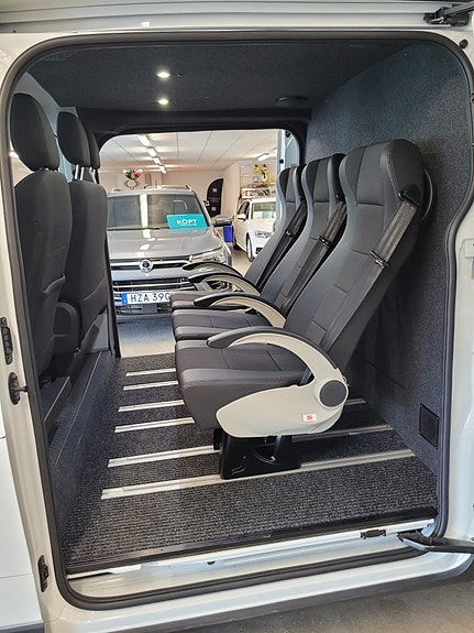 Maxus Deliver 7 24 of 30