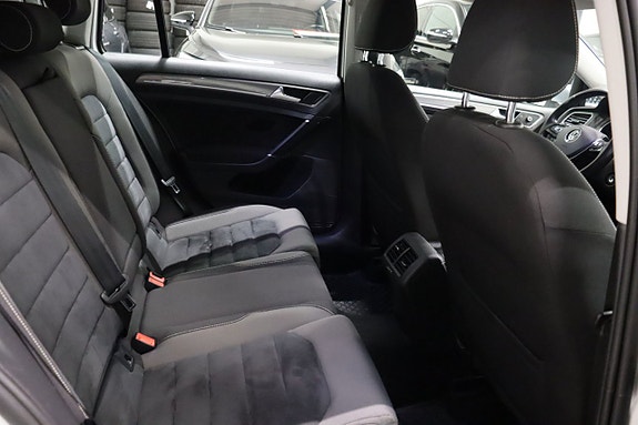 Volkswagen Golf Alltrack 8 of 21